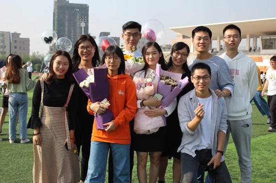 说明: E:\2019-2020上学期\宣传\20191110毕业照\毕业照2\微信图片_20191115111450.jpg
